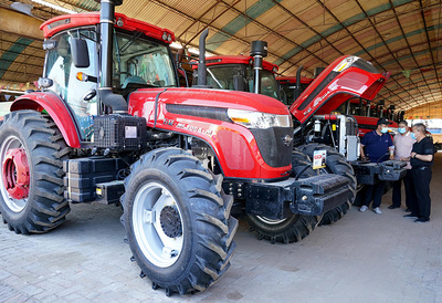 河北 備農(nóng)機迎夏收，機械設(shè)備銷售升溫